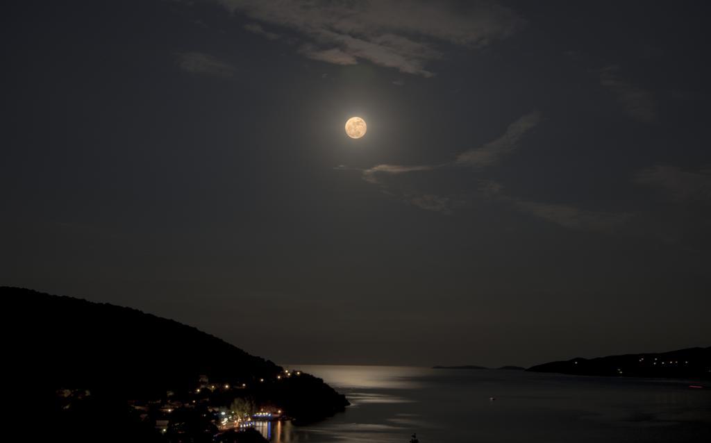 Stella Studios Poros Town Eksteriør billede